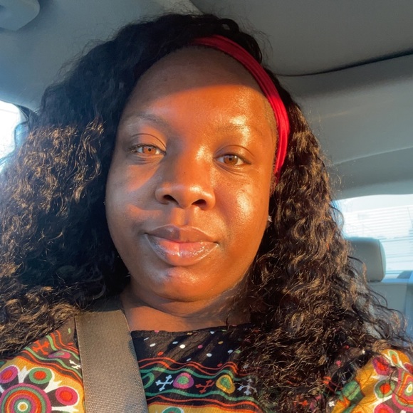 Meet your Posher, Laquandra - Picture 2 of 2